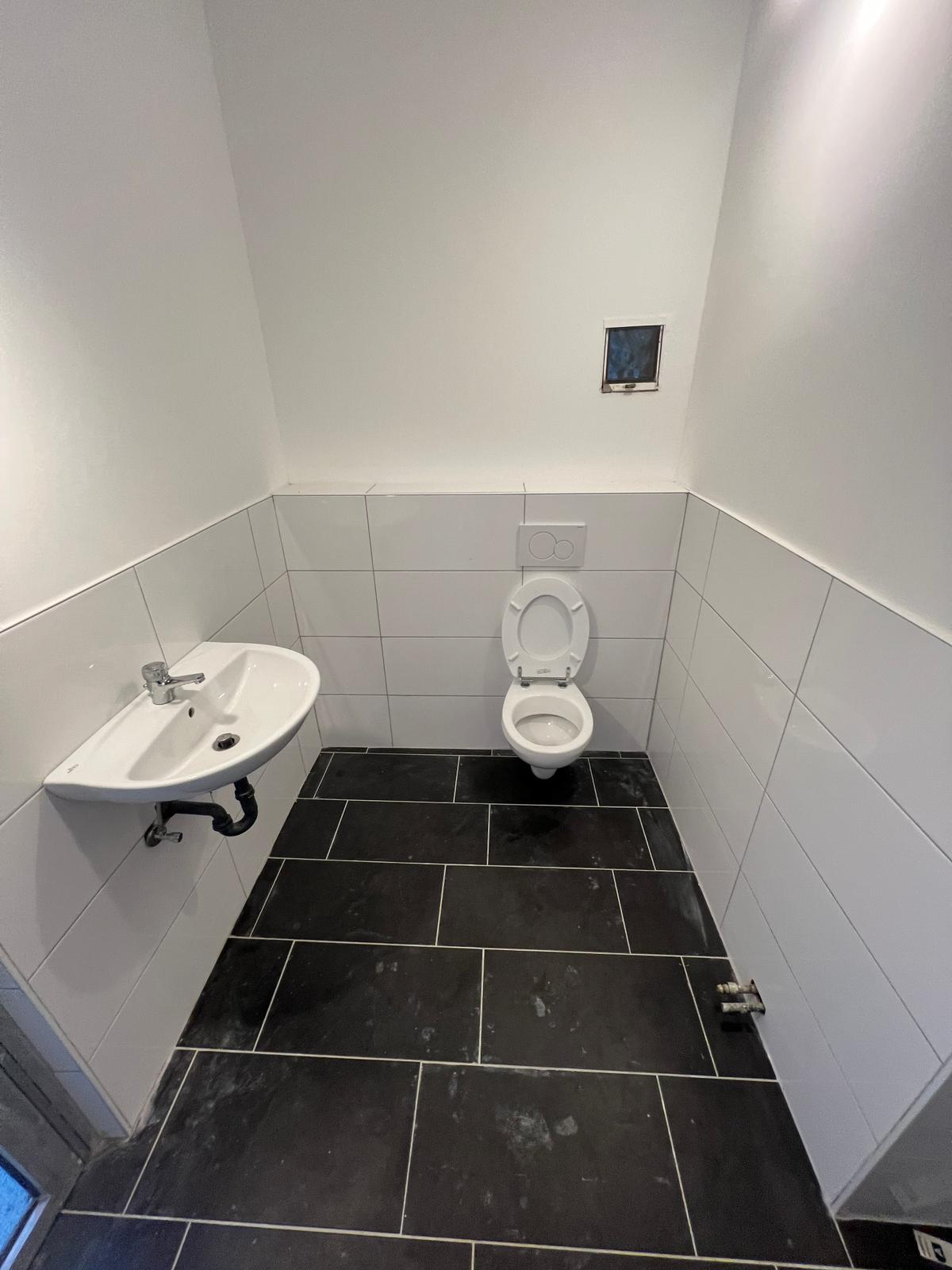 Montagearbeiten an Heizkreis